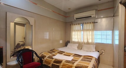 HOTEL GYANSONS Room Type - Non AC Suite