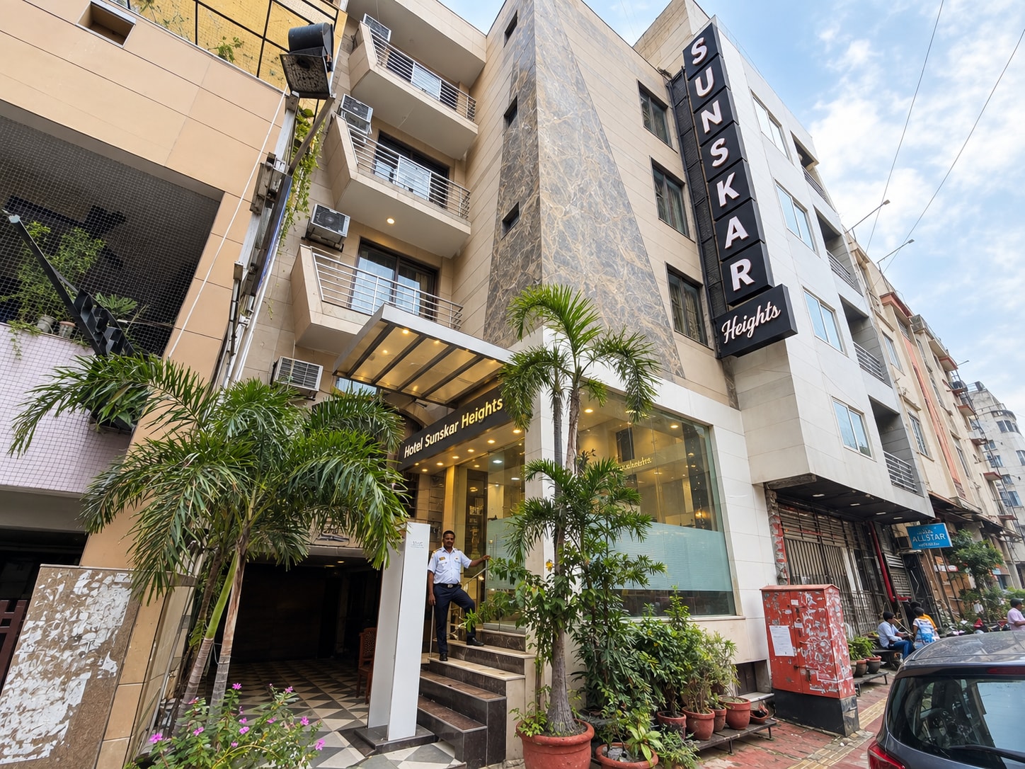Hotel Sunskar Heights - Karol Bagh - Tap to explore photos