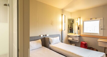 ibis budget Bourges Room Type - TWIN - room with twin beds for up to 2 people
