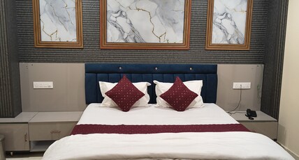 Hotel shri Vallabh kripa Room Type - SUPER DELUXE ROOM
