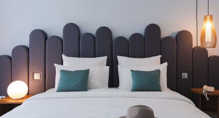 Mercure Aix-les-Bains Domaine de Marlioz Room Type - Classic room with a double bed, sofa and terrace