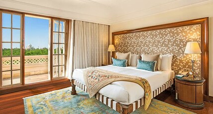 The Oberoi Amarvilas Room Type - Deluxe Suite with Private Balcony