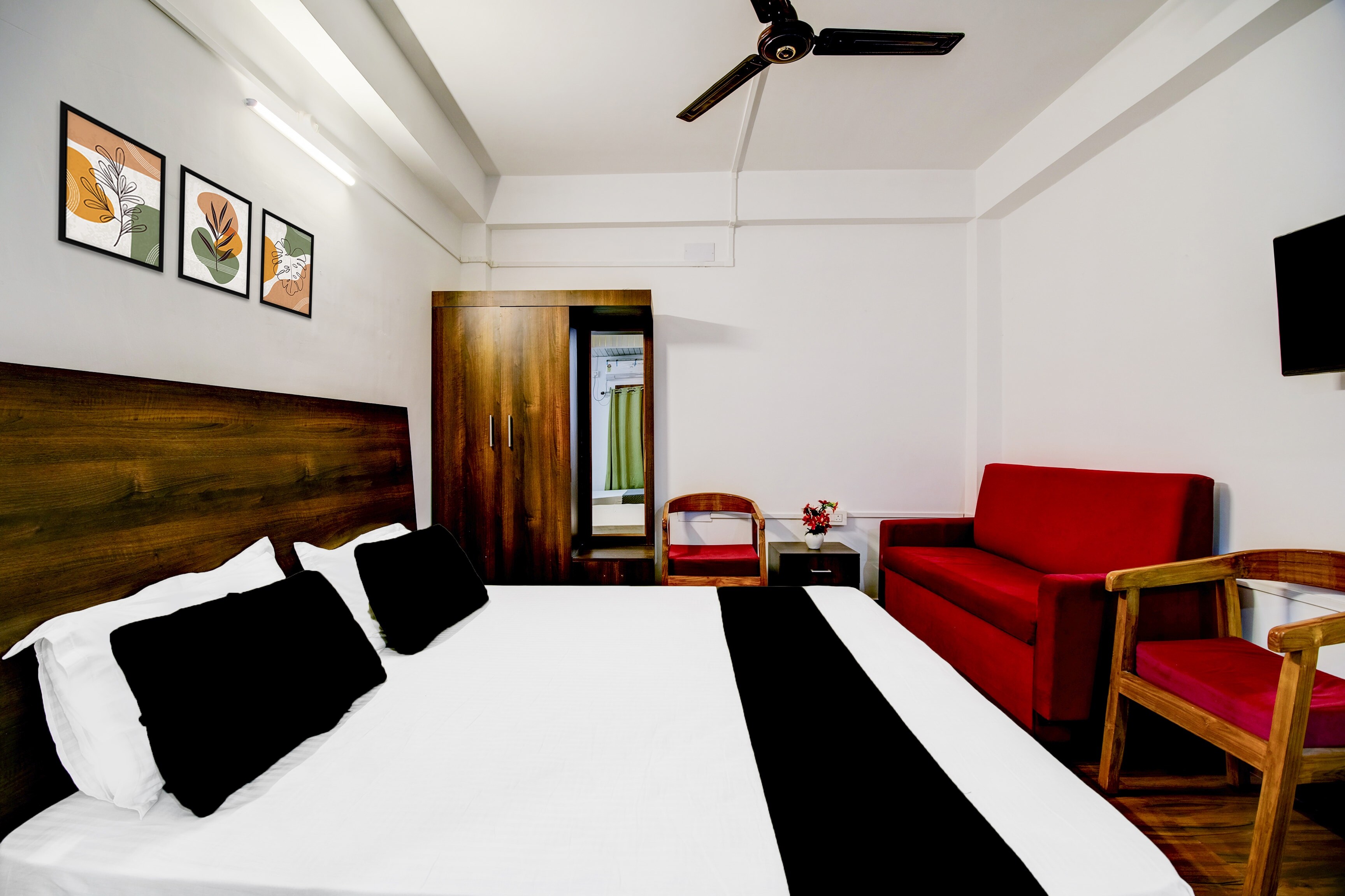 Hotel O Aatithya Lodge - Tap to explore photos