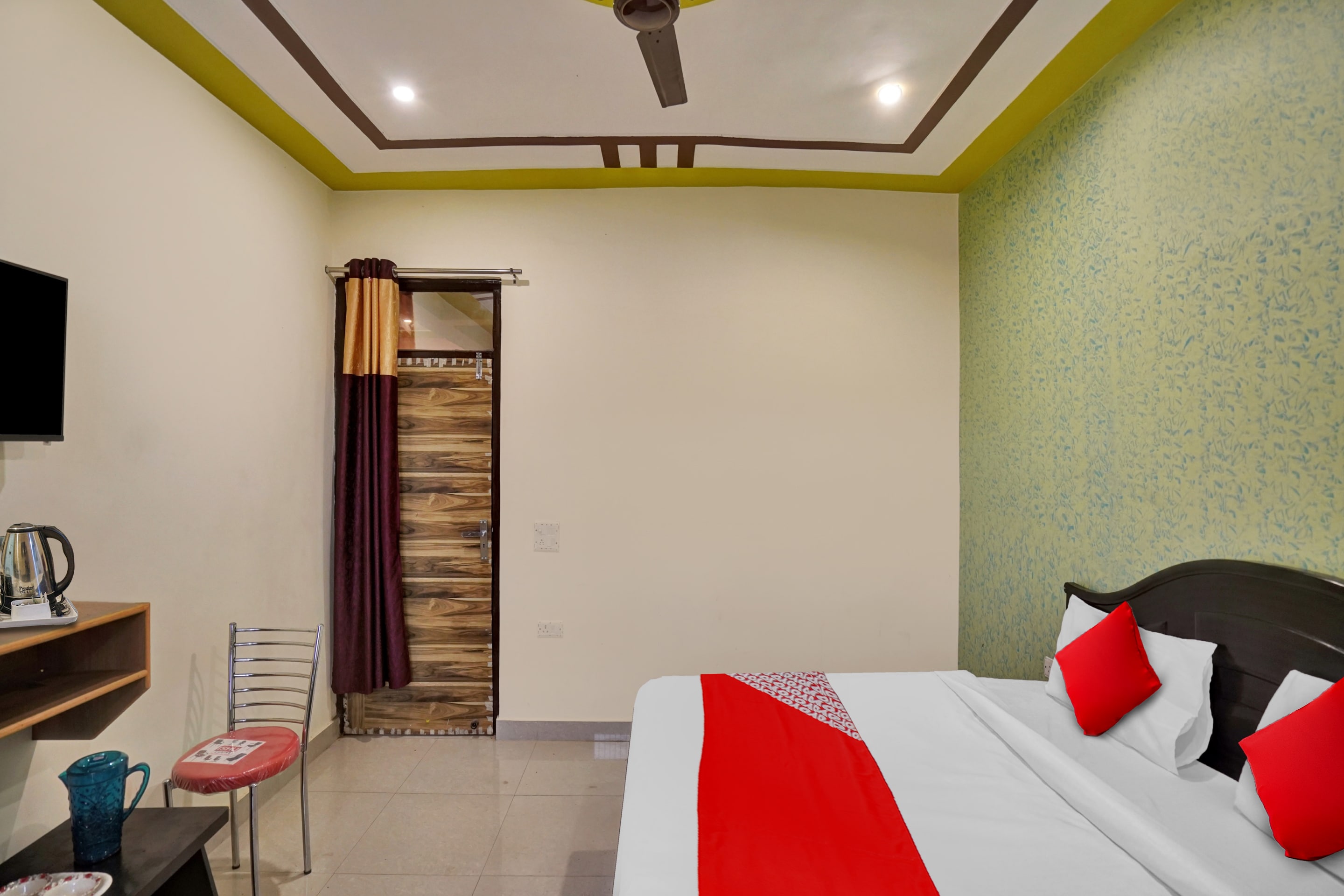 Hotel O Relax Inn - Tap to explore photos