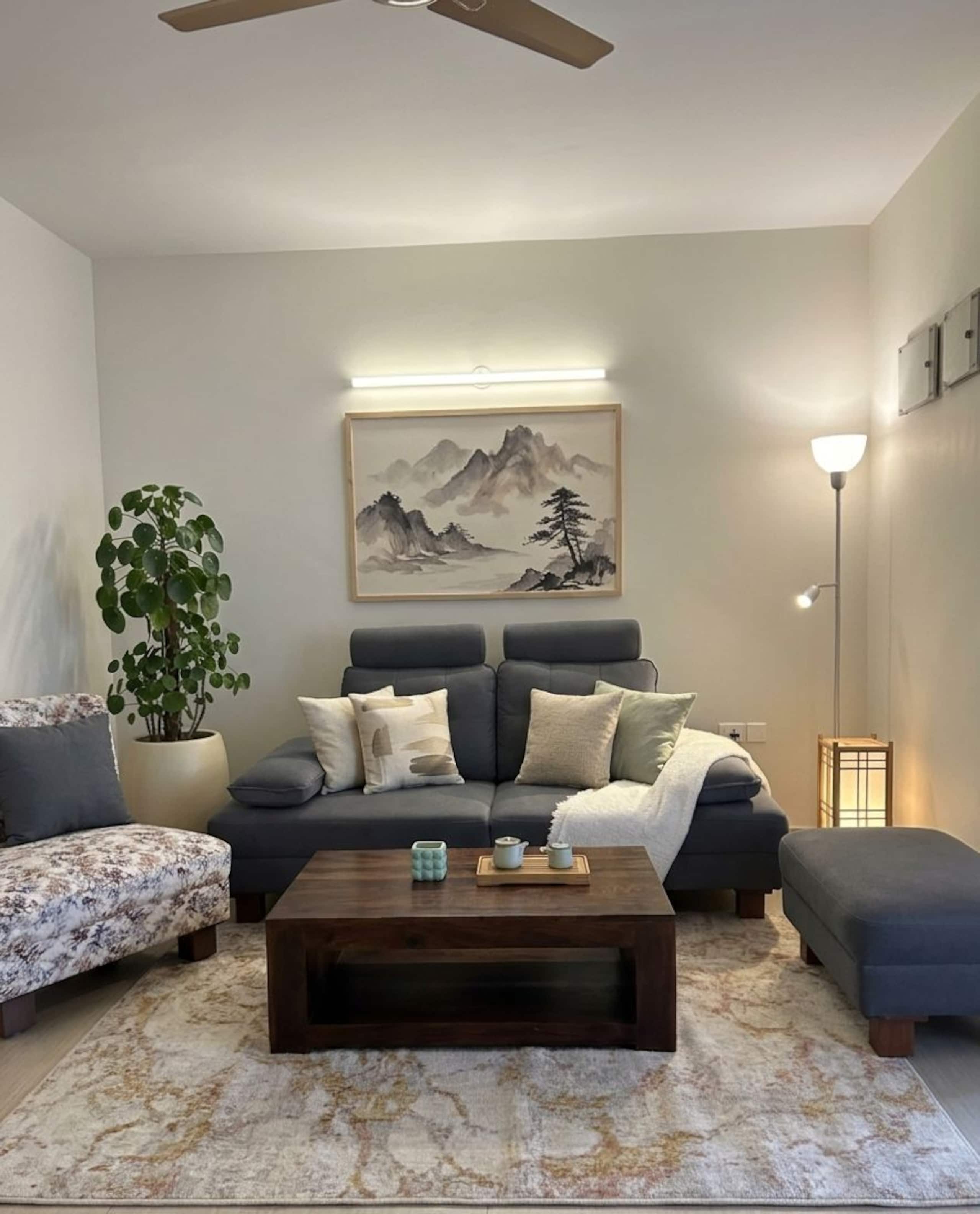 Ally s place Modern 2bhk w AC Free car parking - Tap to explore photos