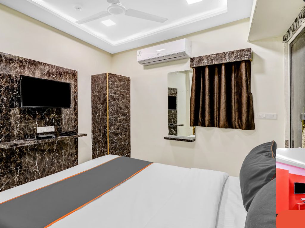 Hotel Sarovar Inn - Tap to explore photos
