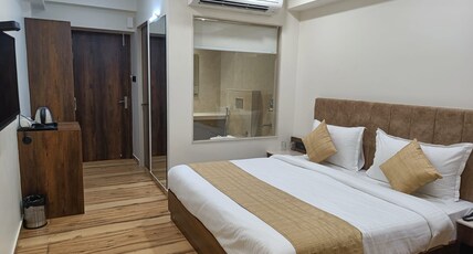 HOTEL LAVISH INN Room Type - Super Deluxe Room