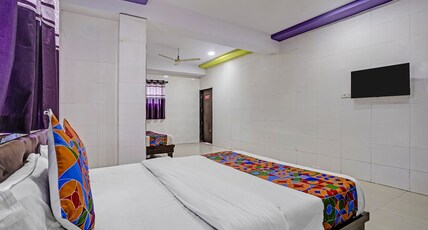 FabHotel Aarvi Executive CIDCO Bus Stand Room Type - Deluxe Room FabHotel Aarvi Executive CIDCO Bus Stand Room Type - Deluxe Room