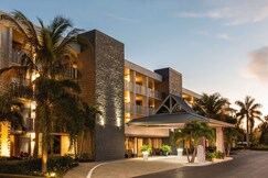 Spark by Hilton Sarasota Siesta Key Gateway