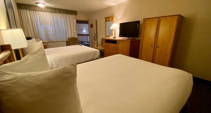 Best Western Sheridan Center Room Type - 2 Queen Beds, Non-Smoking, High Speed Internet Access, Refrigerator, Coffee Maker, Iron And Ironing 