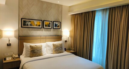 Royal Hometel Suites Dahisar Room Type - Superior Room - Large Bed
