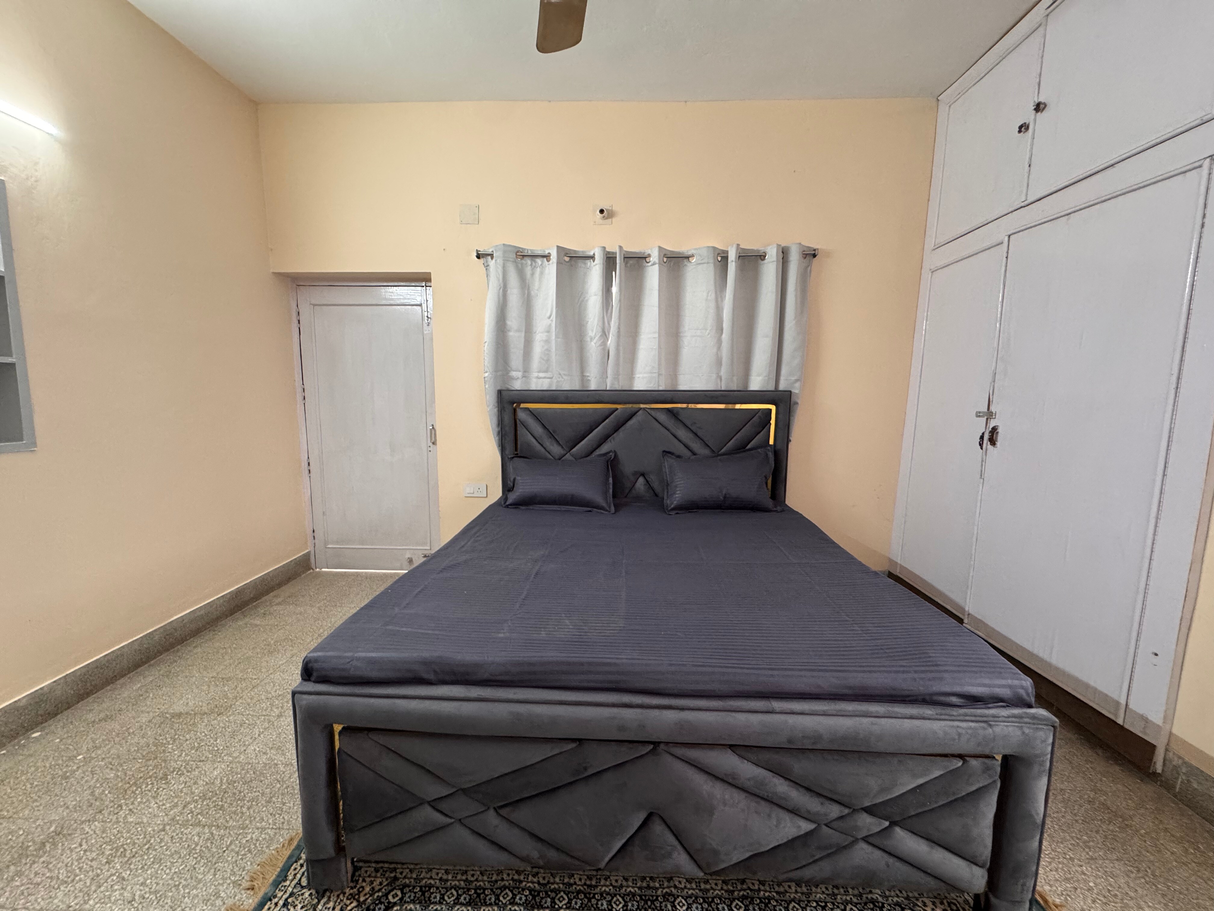 Huge Patliputra Colony Bungalow 3.5BHK | Breakfast - Tap to explore photos
