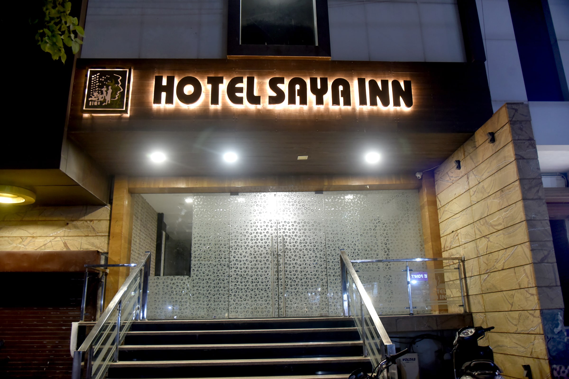 Hotel Saya Inn (Near Jiwaji University) - Tap to explore photos