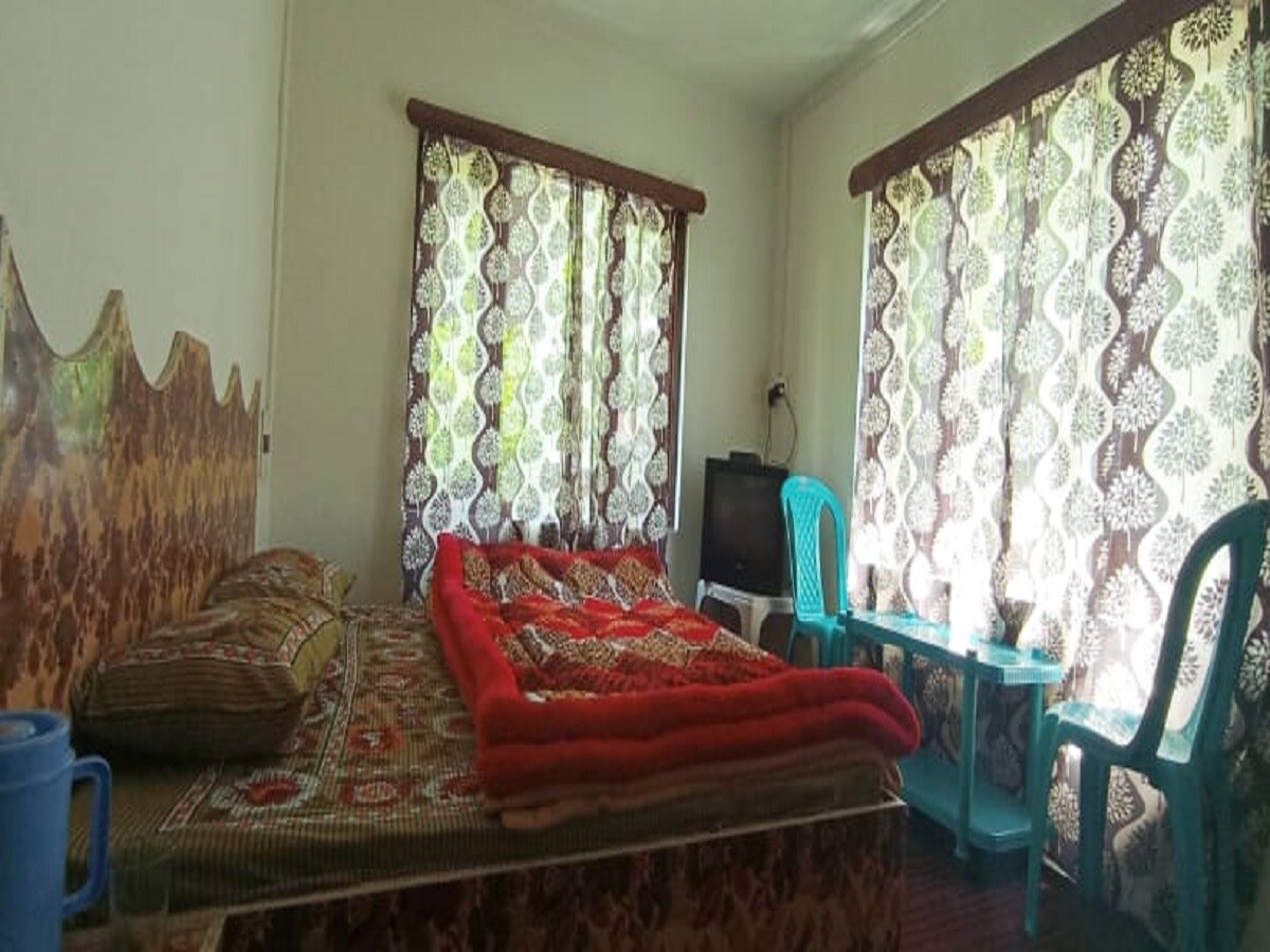 Hotel New Snowland Pahalgam - Tap to explore photos