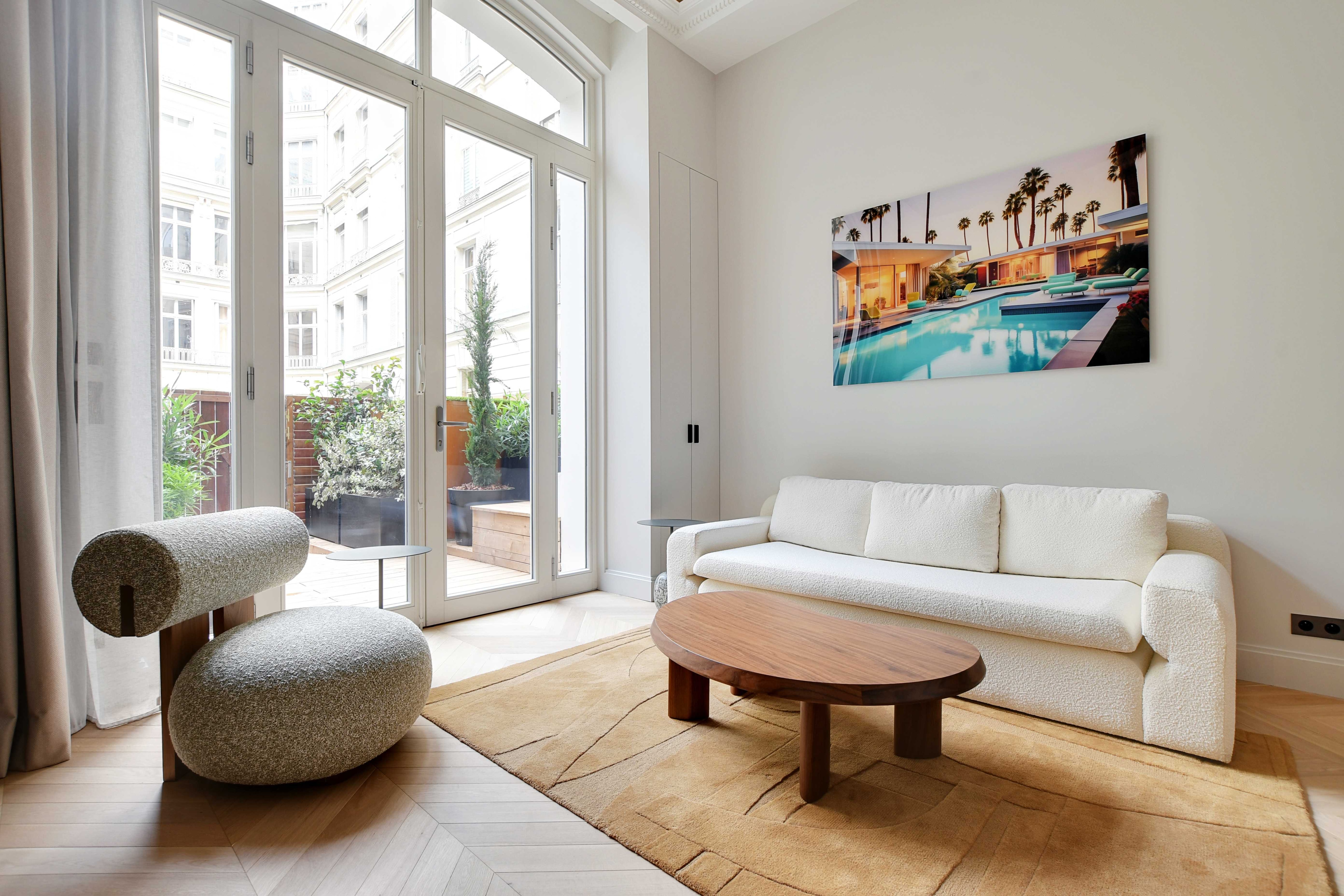Luxury Apartment 2BR 4P GeorgeVChamps Elysees - Tap to explore photos