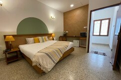 Hanu Reddy Residences, Nawab Habibullah Avenue