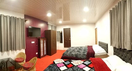 Fraternity Homestay | Rooms & Wi-Fi Room Type - Deluxe room with a balcony