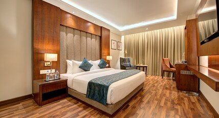 Best Western Plus REVANTA Room Type - 1 King Bed, Non-Smoking, Superior Room, Full Breakfast