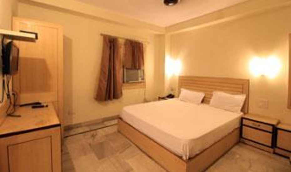 Ajanta Hotel near Delhi Airport - Tap to explore photos