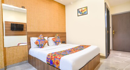 FabHotel New Saurabh Inn, Bengali Square Room Type - Premium Room