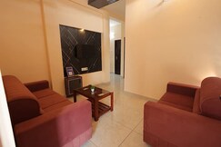 Red Luxury 2 Bedroom Happifistays Kazhakootam