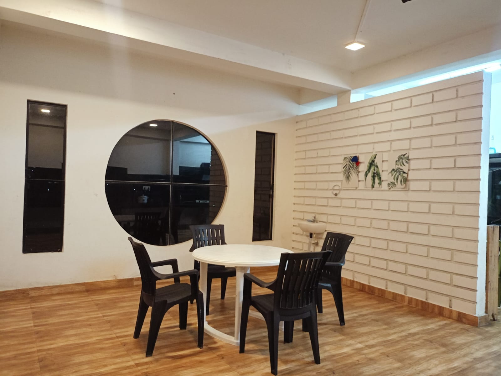 Urban Vibe Guest House - Tap to explore photos