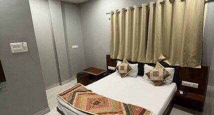 Hotel Shankar Ujjain Room Type - Deluxe Double Room