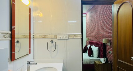Hotel Awadh Inn Room Type - Semi Club Room