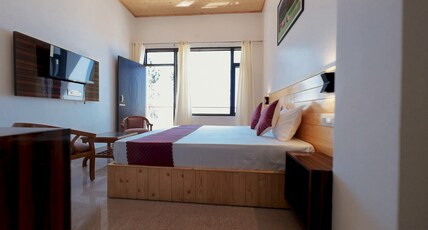 Pine Oak Paradise Room Type - Valley View Room with Private Balcony