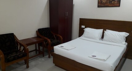 Chakraa Residency A/C Room Type - Deluxe Double bed AC