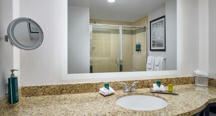 Hilton Richmond Hotel & Spa/Short Pump Room Type - 1 KING BED