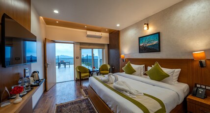 Arkaya Mukteshwar By Super Glitz Resorts pvt. Ltd Room Type - Private Deck Residence