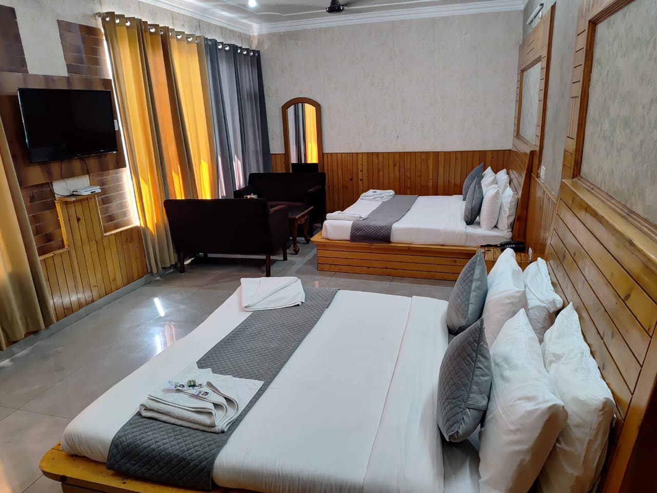 AAKARSH GUEST HOUSE AND RESTAURENT - Tap to explore photos