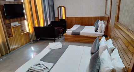 AAKARSH GUEST HOUSE AND RESTAURENT Room Type - Four Bed Room