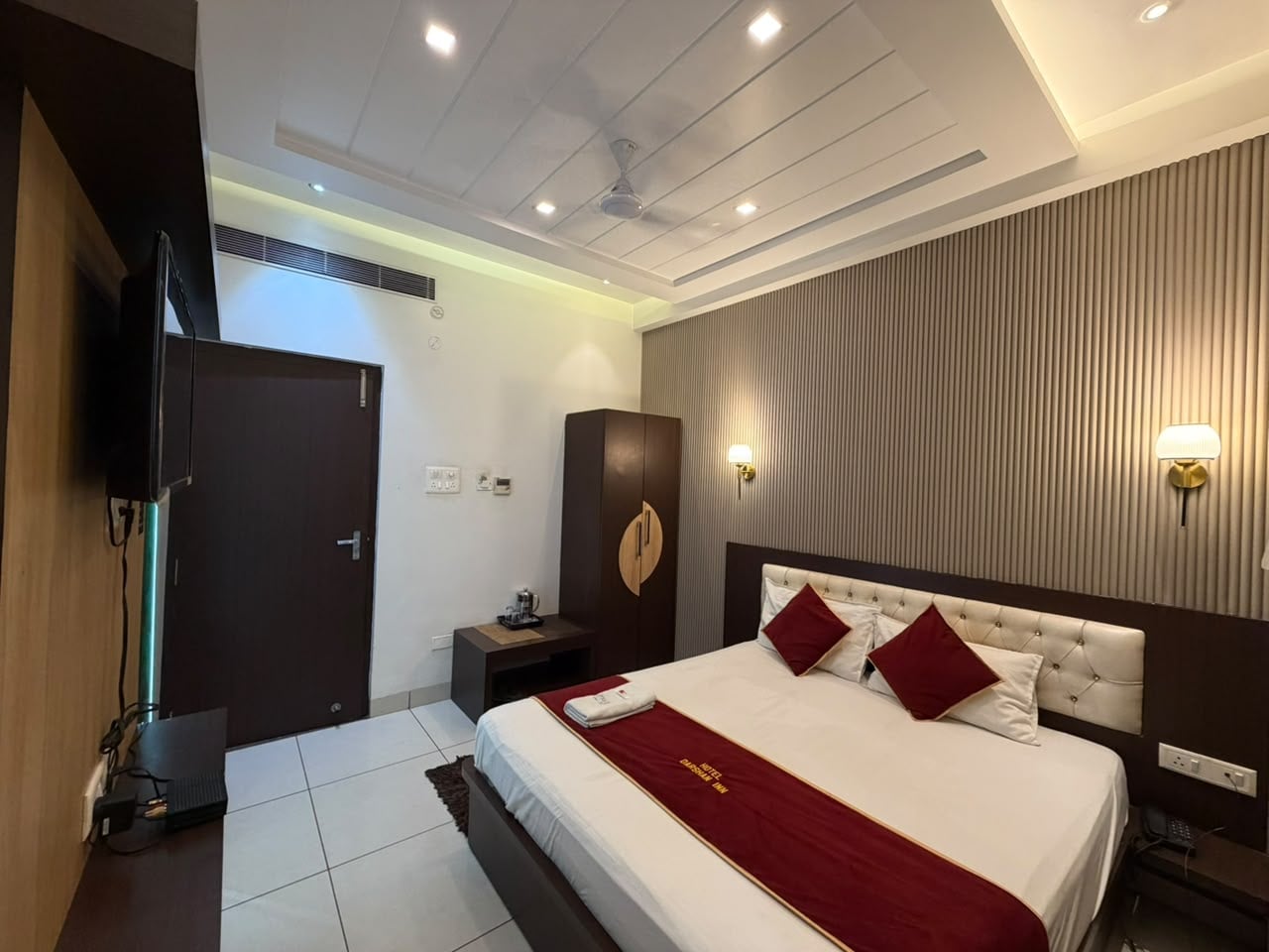 Hotel Darshan Inn - Tap to explore photos