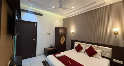 Hotel Darshan Inn Room Type - Deluxe Room - AC