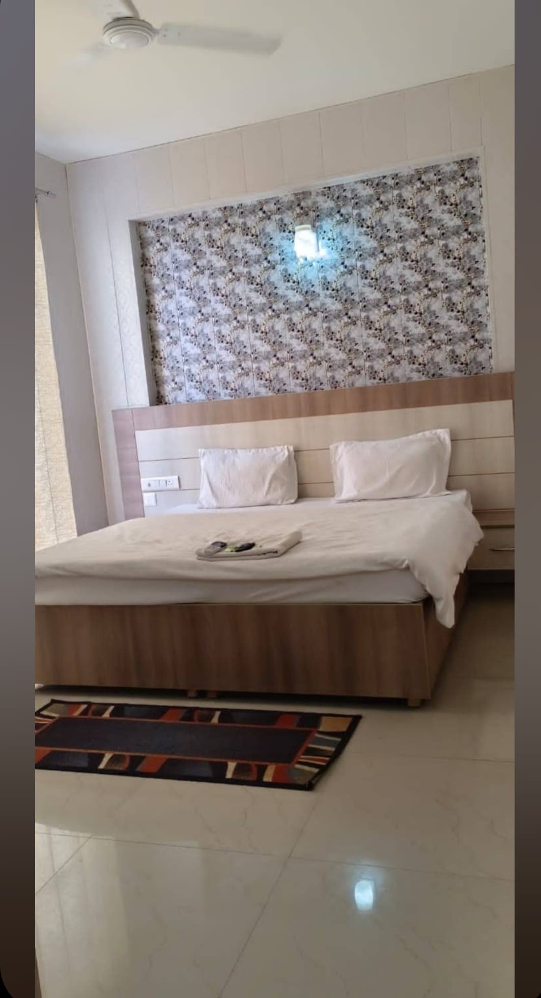 Hotel Shiv palace - Tap to explore photos