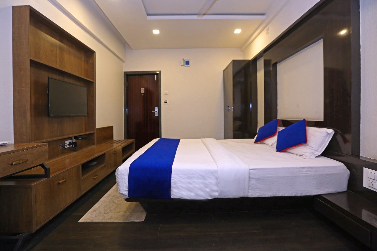Hotel Westview, Bhilad - Tap to explore photos