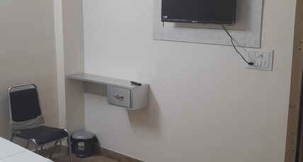 Hotel Raj Mahal Room Type - Room with air cooler and attached washroom