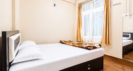 Pine Hill Comfort Stay & Restaurant Room Type - Small Size Double Room