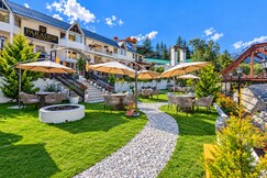 PARADISE-The Whitehouse Cafe (A Riverside Retreat)