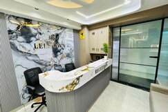 Hotel Lee Town