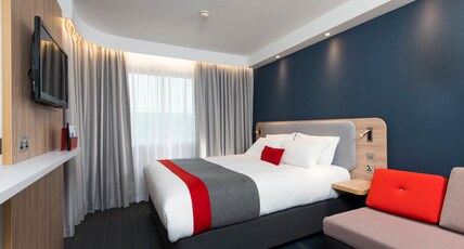 Holiday Inn Express Cambridge Room Type - 1 Double Standard with Free Hot Breakfast