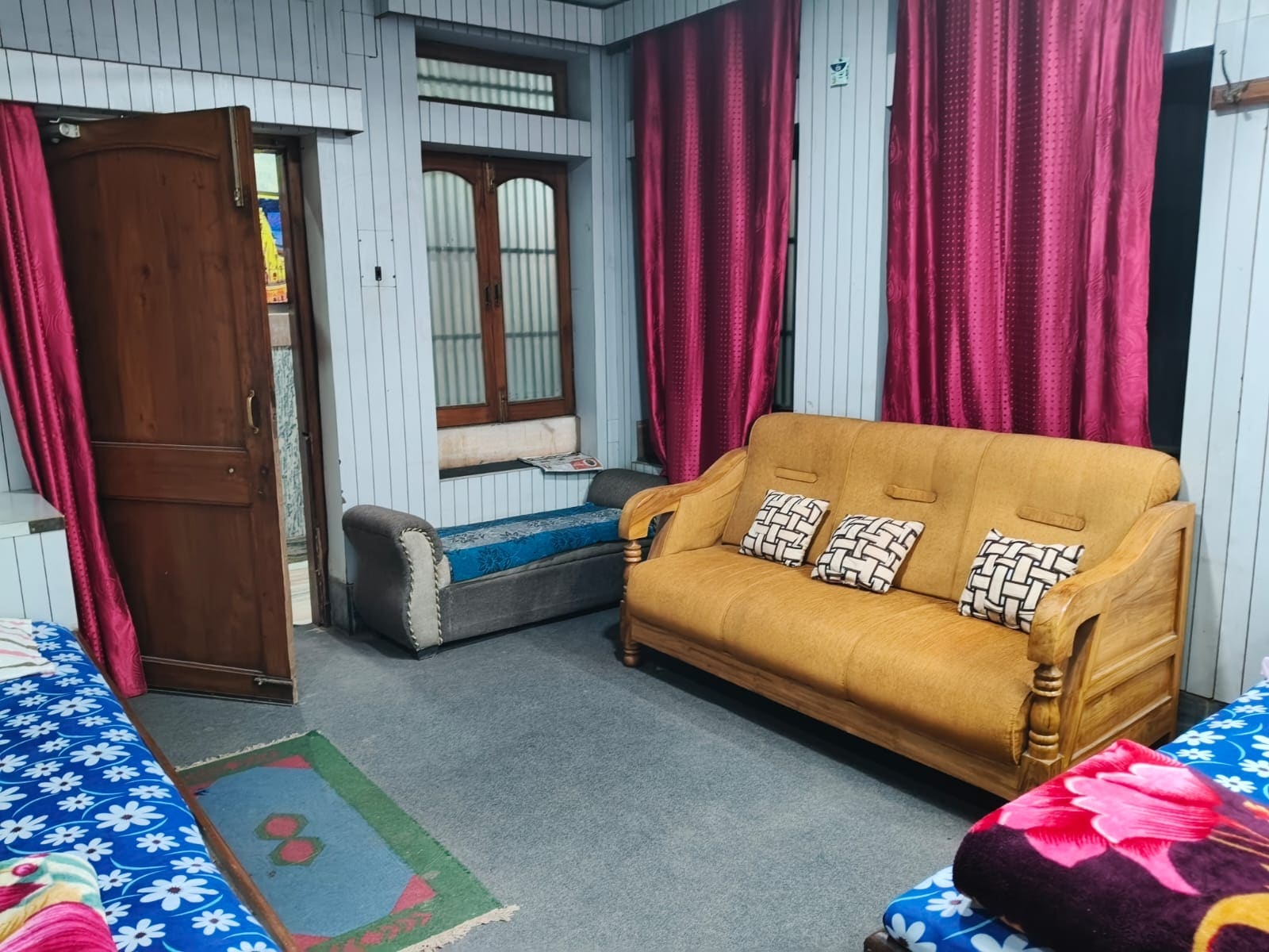 Seema paying guest house.. - Tap to explore photos