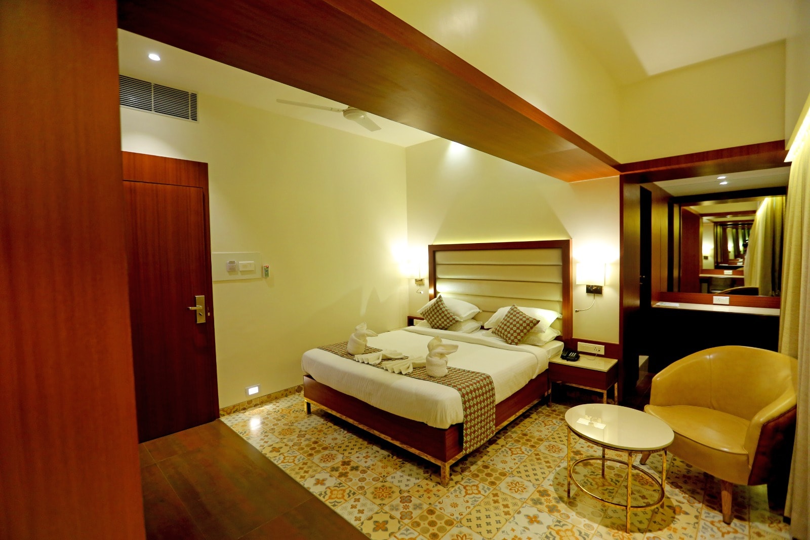 Hotel Majestic Suites (Boutique Hotel) - Tap to explore photos