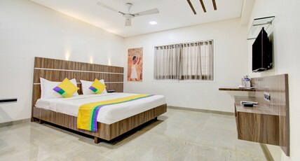 Treebo Lalaji's Executive Room Type - Standard Room