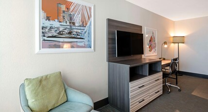 Best Western Plus Daytona Inn Seabreeze Oceanfront Room Type - 2 Queen Beds, Non-Smoking, City View, Balcony, Mini Fridge, Full Breakfast Best Western Plus Daytona Inn Seabreeze Oceanfront Room Type - 2 Queen Beds, Non-Smoking, City View, Balcony, Mini Fridge, Full Breakfast