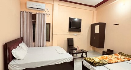 Shree Ramanam Palace Room Type - Deluxe Family Room