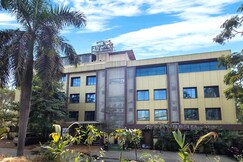 HOTEL FLYSKY ROOMS AND BANQUETS