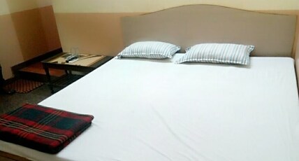 Hotel Vaishali Room Type - Deluxe Room - AC